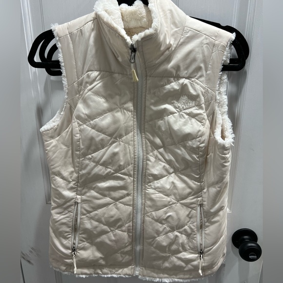 NorthFace Reversible Sherpa/Puffy Vest - Picture 2 of 2